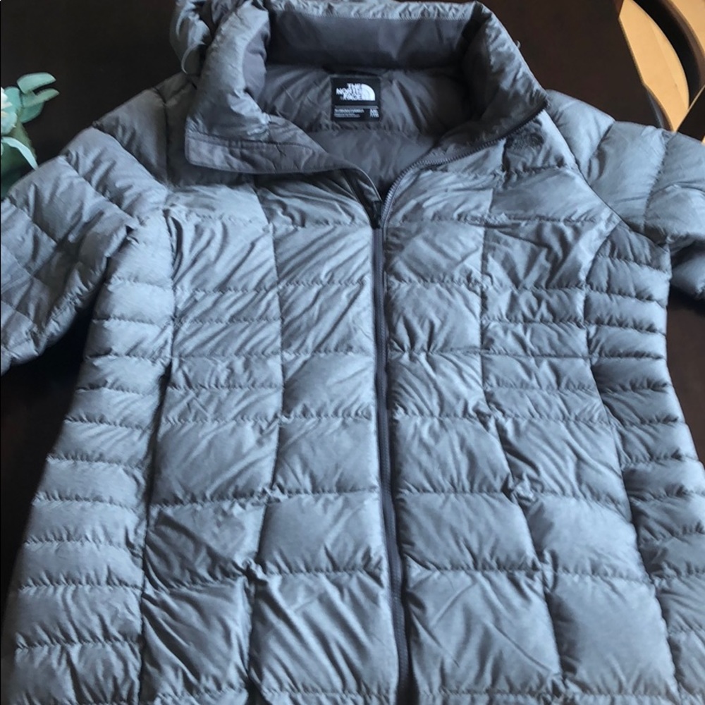 WOMEN’S METROPOLIS PARKA III HEATHER GREY